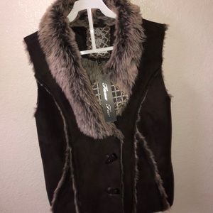 Faux fur vest💫